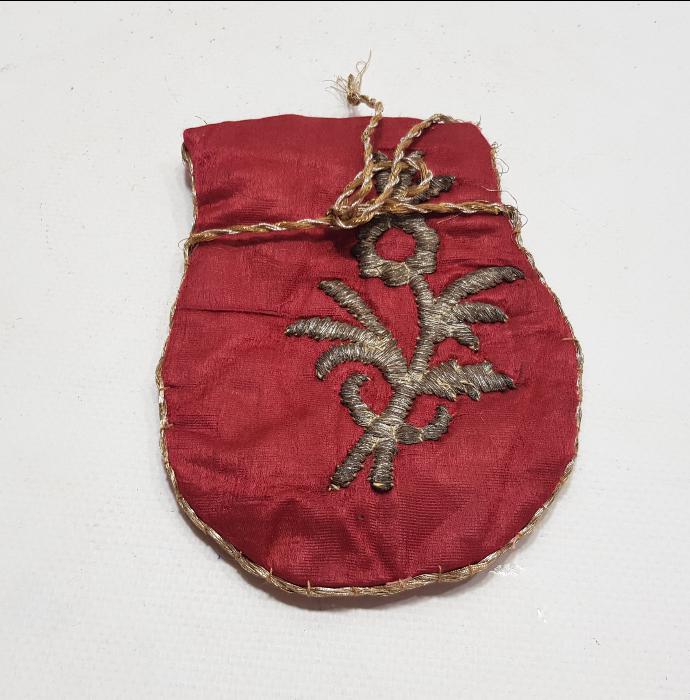 OSMANLI DÖNEMİ GÜMÜŞ SIRMA İŞLEMELİ İPEK KESE