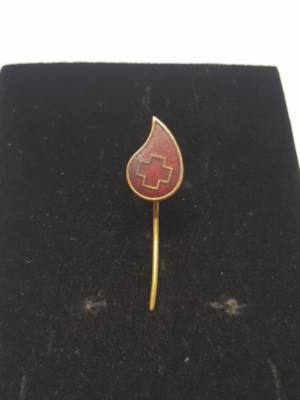 ANTİKA MİNELİ KIZIL HAÇ ROZETİ