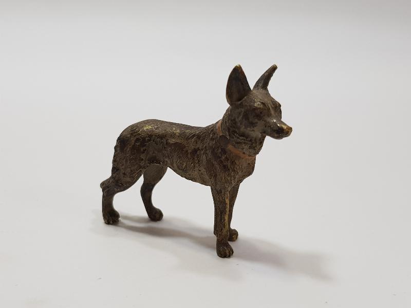 SANATÇI İŞİ ANTİKA KÖPEK BİBLOSU