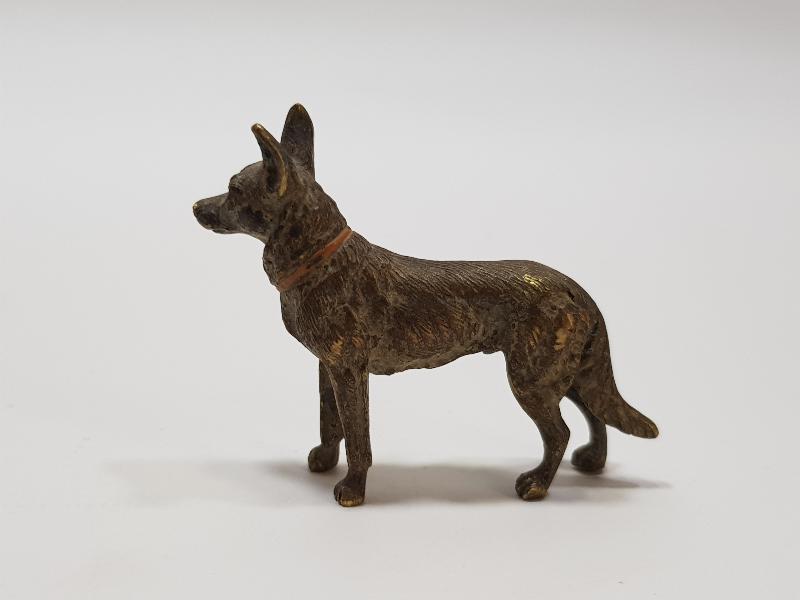 SANATÇI İŞİ ANTİKA KÖPEK BİBLOSU