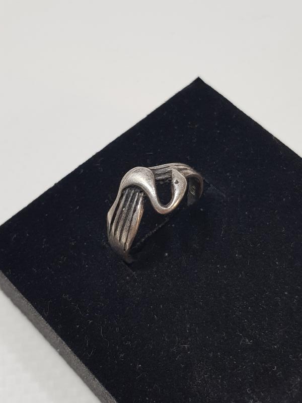 KUĞU FORMLU GÜMÜŞ YÜZÜK