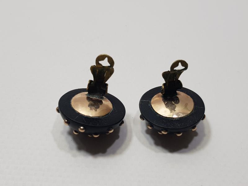 ANTİKA ALTIN NOKTALARLA BEZELİ OLTU TAŞLI KÜPE