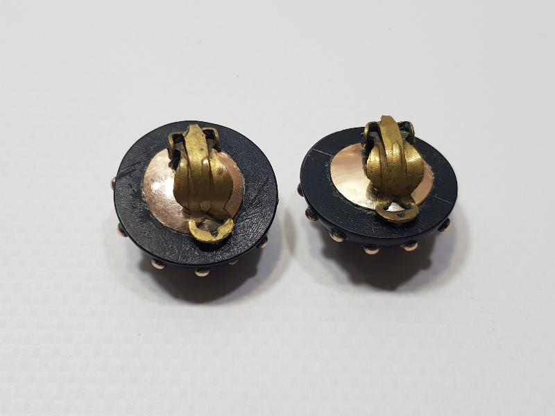 ANTİKA ALTIN NOKTALARLA BEZELİ OLTU TAŞLI KÜPE