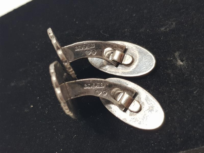 ANTİKA MSK İNSİYALLİ GÜMÜŞ KOL DÜĞMESİ