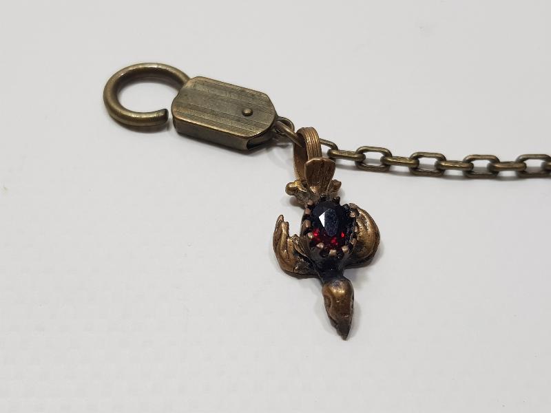 ANTİKA LAL TAŞLI KUŞ APLİKLİ SAAT KÖSTEĞİ