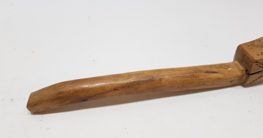 ÜZERİ İNSİYALLİ İŞLEMELİ EL OYMA ANTİKA HALI KİRKİTİ