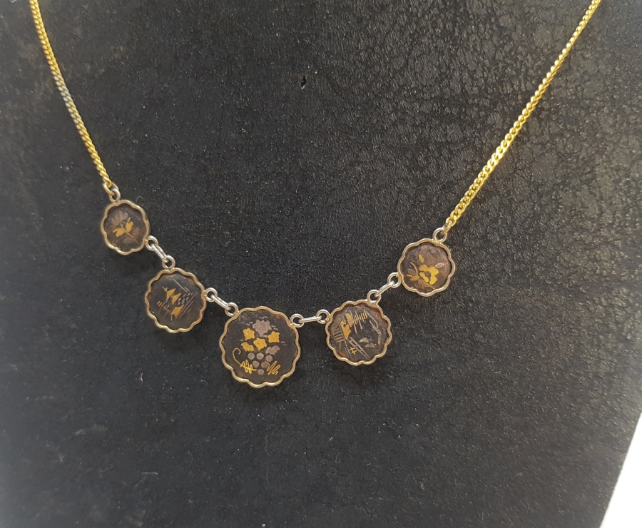 ÜZERİ GÜMÜŞ VE ALTIN EZME İŞÇİLİKLİ UZAK DOĞU YAPIMI ANTİKA KOLYE UCU