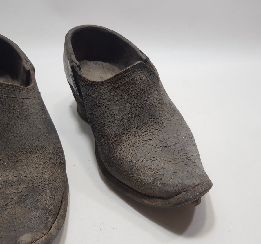 OSMANLI DÖNEMİ ÇOK NADİR YUMURTA TOPUKLU ÇİVİLİ KABADAYI İSKARPİNİ