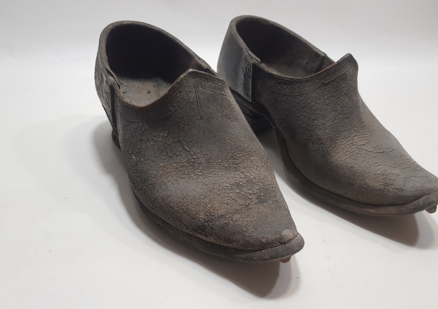 OSMANLI DÖNEMİ ÇOK NADİR YUMURTA TOPUKLU ÇİVİLİ KABADAYI İSKARPİNİ