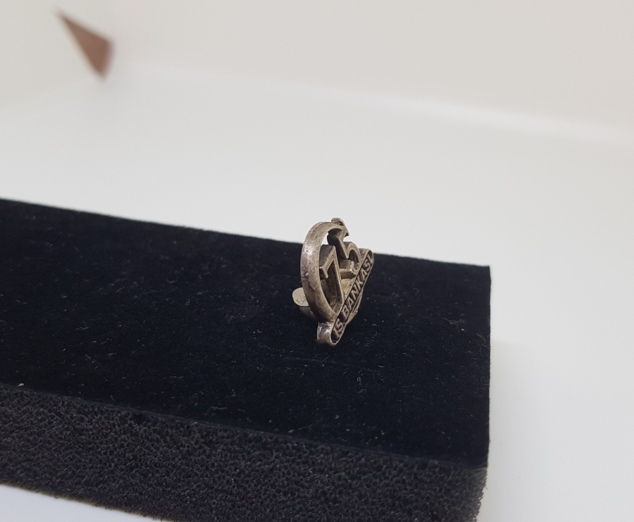 İŞBANKASININ KURULUŞUNUN 75. YILI ANISINA YAPTIRILMIŞ GÜMÜŞ ROZET