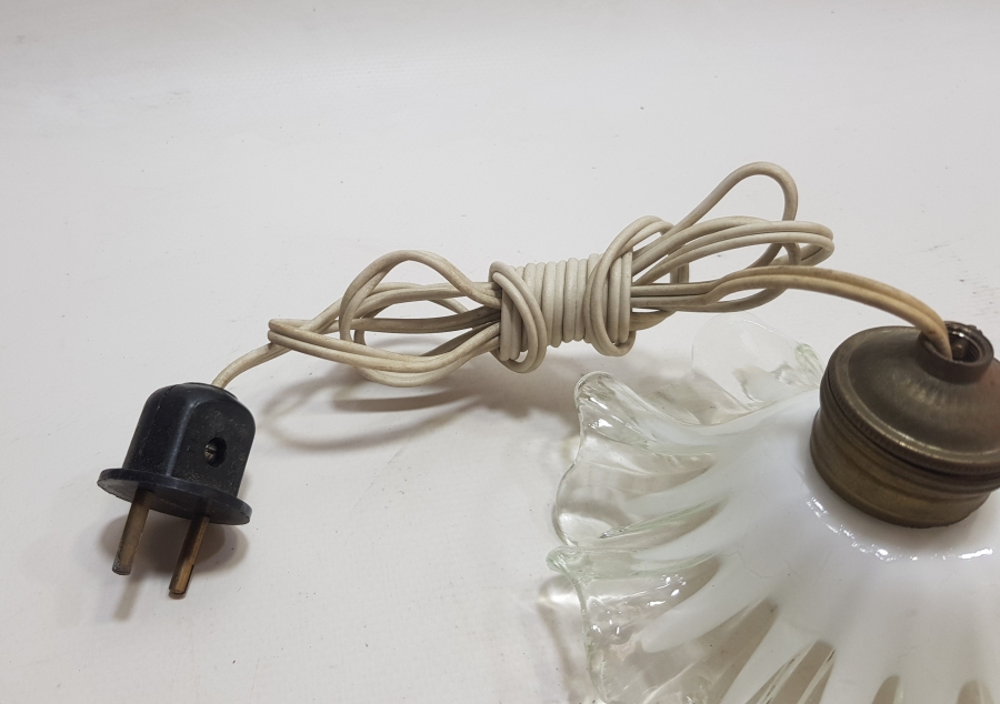 ANTİKA CAM OPALİN LAMBA