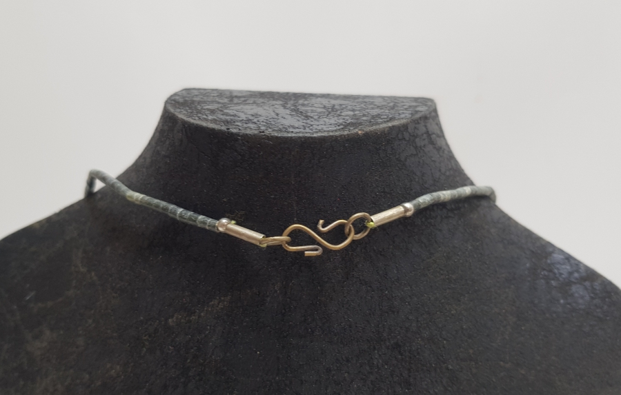 JADE TAŞININ FARKLI RENKLERİYLE YAPILMIŞ UZAK DOĞU İŞİ ÖZEL YAPIM GERDANLIK