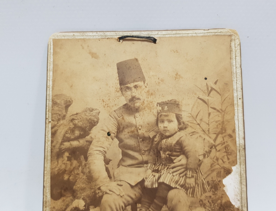 ÜZERİ OSMANLICA VE RUMCA YAZILI SELANİK ASKERİ KABİN FOTOĞRAF