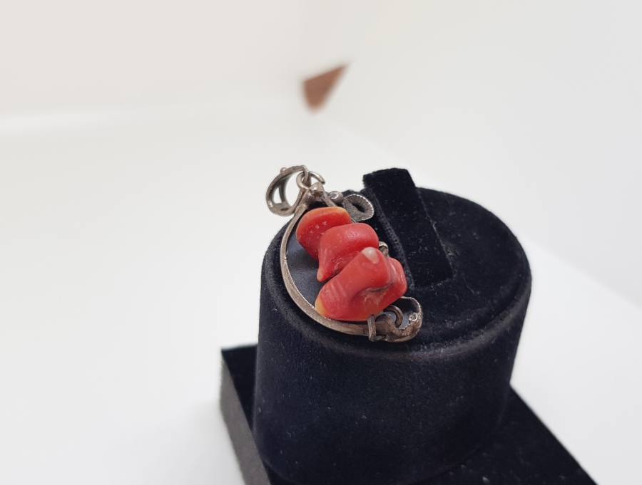 ÜZERİ MERCANLI ÖZEL YAPIM KOLYE UCU