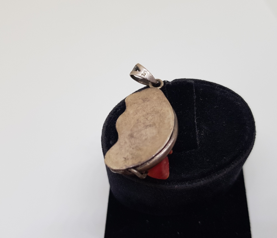 ÜZERİ MERCANLI ÖZEL YAPIM KOLYE UCU