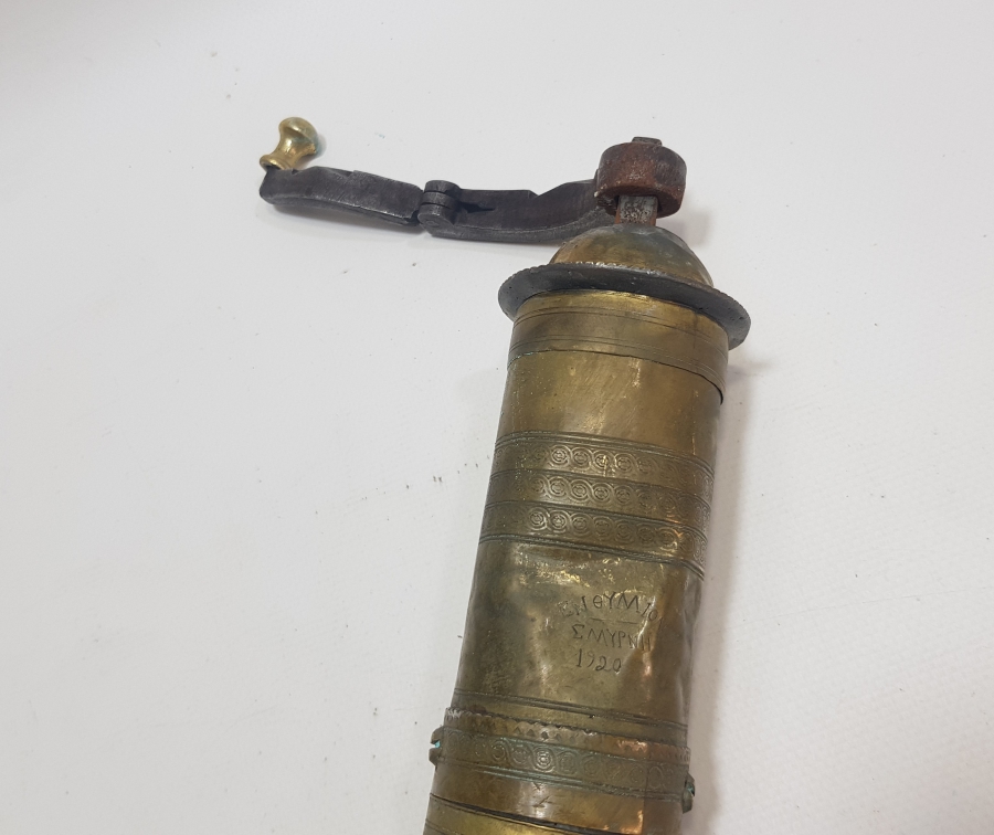 1920 TARİHLİ ÜZERİ RUMCA EMTİNA- İZMİR YAZILI ÇOK NADİR USTA DAMGALI KAHVE DEĞİRMENİ