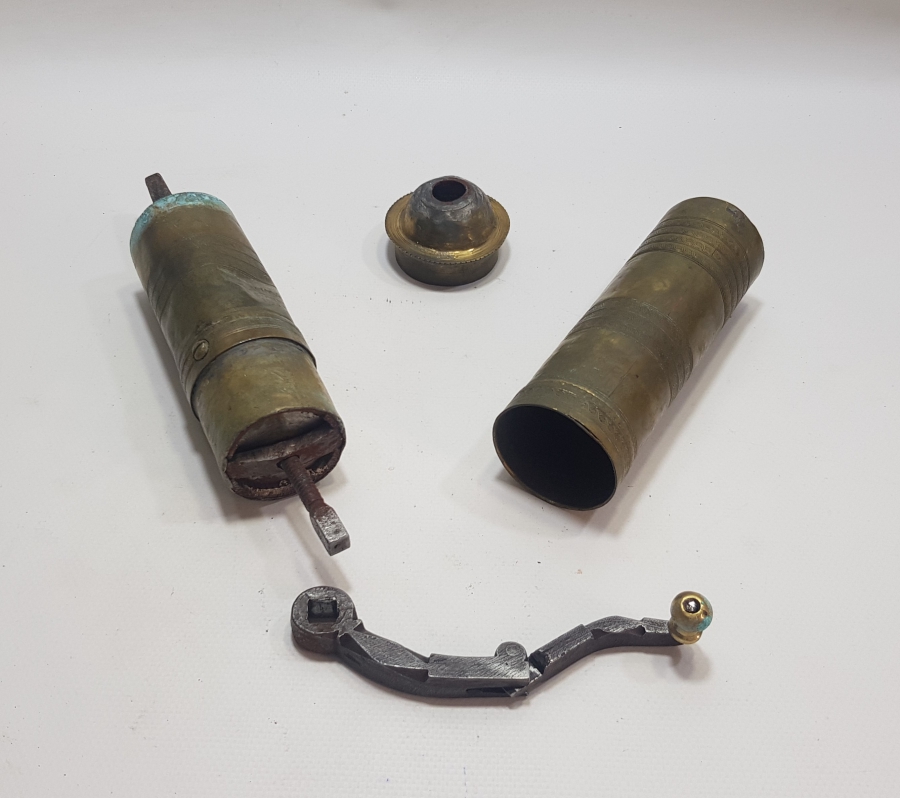 1920 TARİHLİ ÜZERİ RUMCA EMTİNA- İZMİR YAZILI ÇOK NADİR USTA DAMGALI KAHVE DEĞİRMENİ