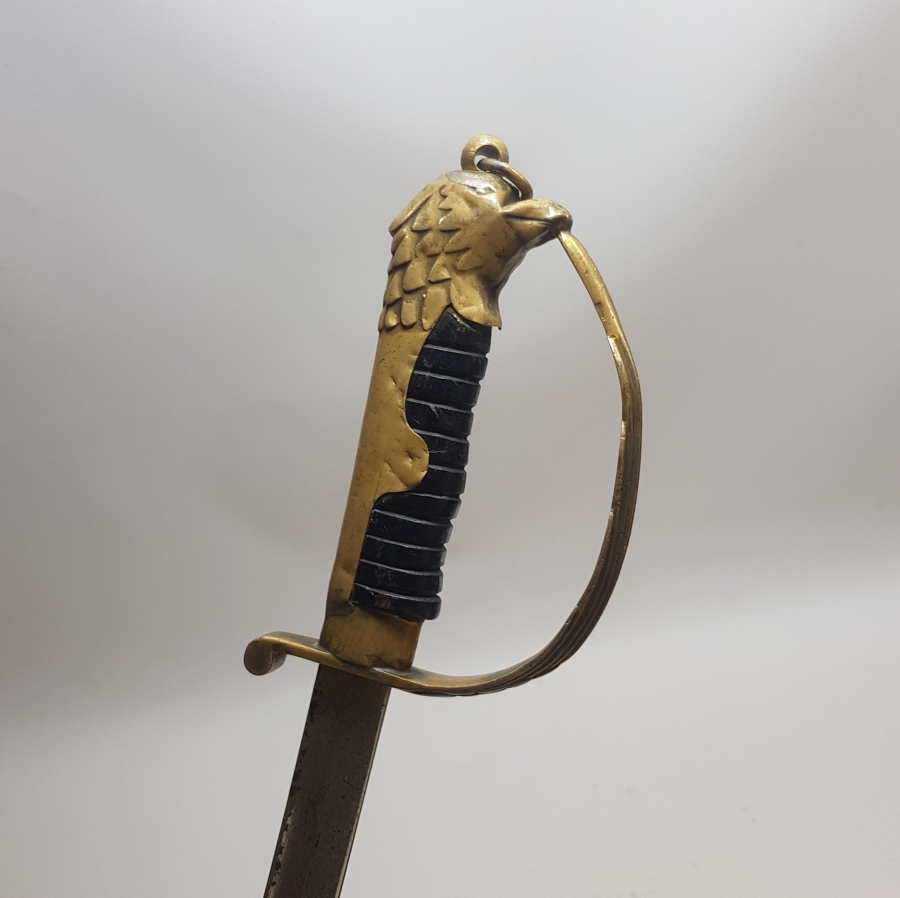 CUMHURİYET BAŞLARI BOYNUZ SAPLI VE KARTAL FİGÜRLÜ HAVACI SUBAY KILICI