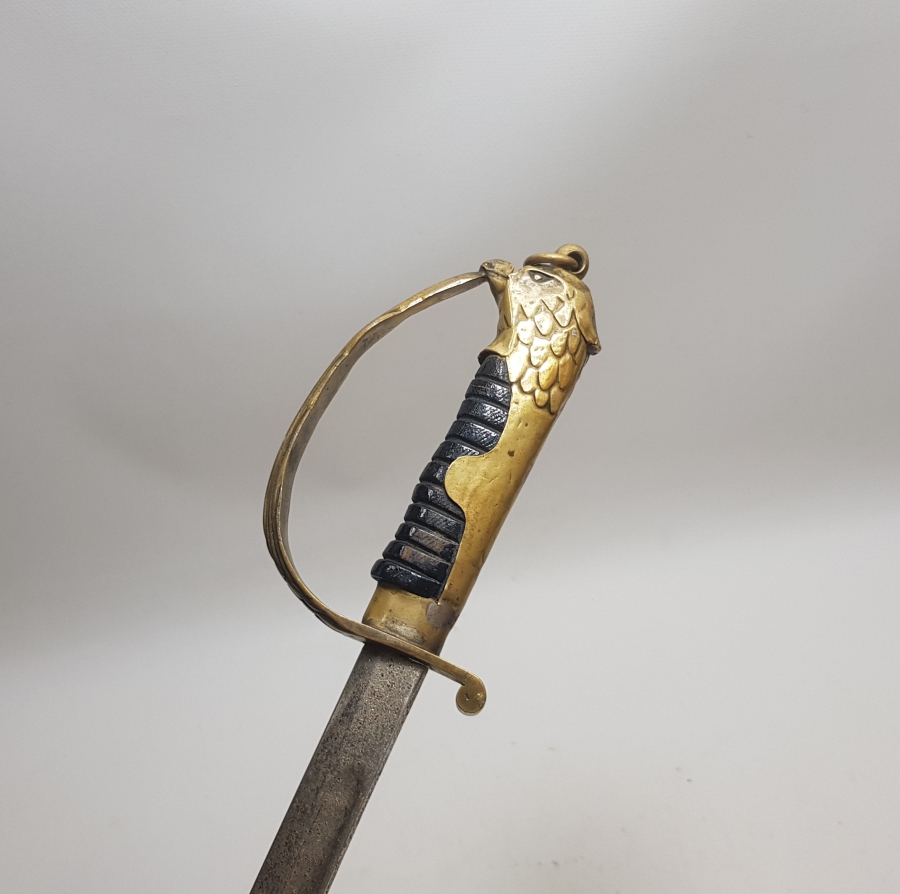 CUMHURİYET BAŞLARI BOYNUZ SAPLI VE KARTAL FİGÜRLÜ HAVACI SUBAY KILICI