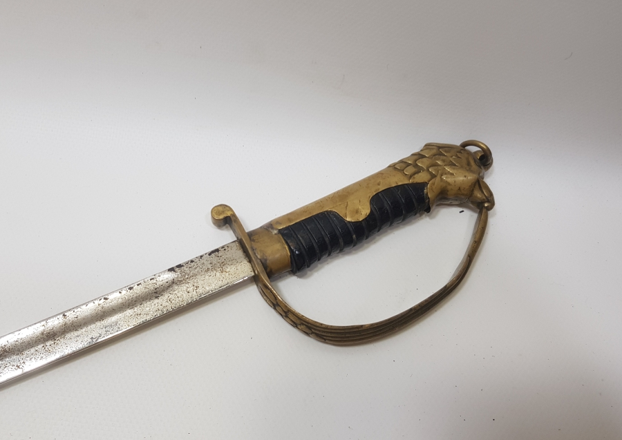 CUMHURİYET BAŞLARI BOYNUZ SAPLI VE KARTAL FİGÜRLÜ HAVACI SUBAY KILICI