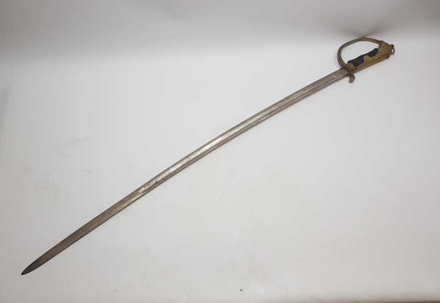 CUMHURİYET BAŞLARI BOYNUZ SAPLI VE KARTAL FİGÜRLÜ HAVACI SUBAY KILICI