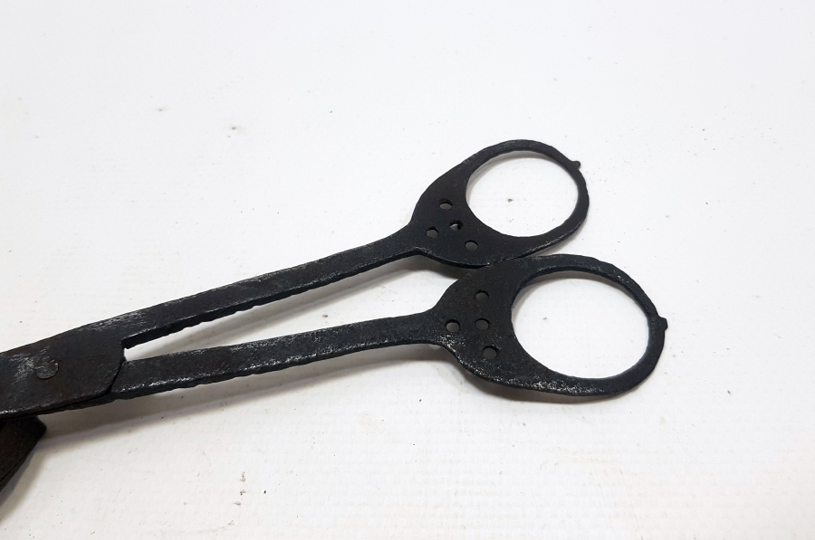 1800 BAŞLARI OSMANLI DÖNEMİ NADİR FORMDA EL YAPIMI MUM SÖNDÜRME MAKASI