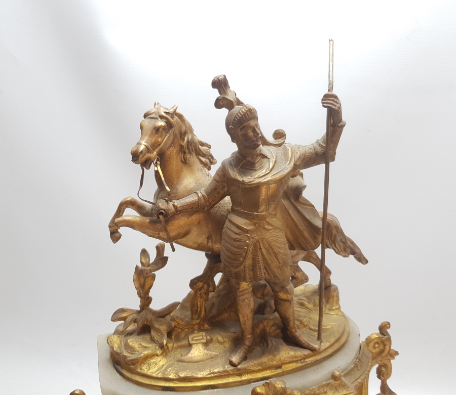 1850LERDEN BAŞLARI BÜYÜK BOY ŞÖMİNE SAATİ