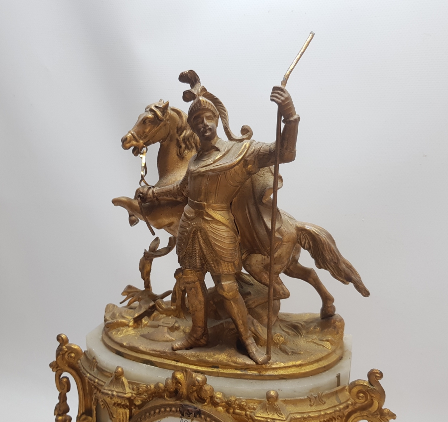 1850LERDEN BAŞLARI BÜYÜK BOY ŞÖMİNE SAATİ