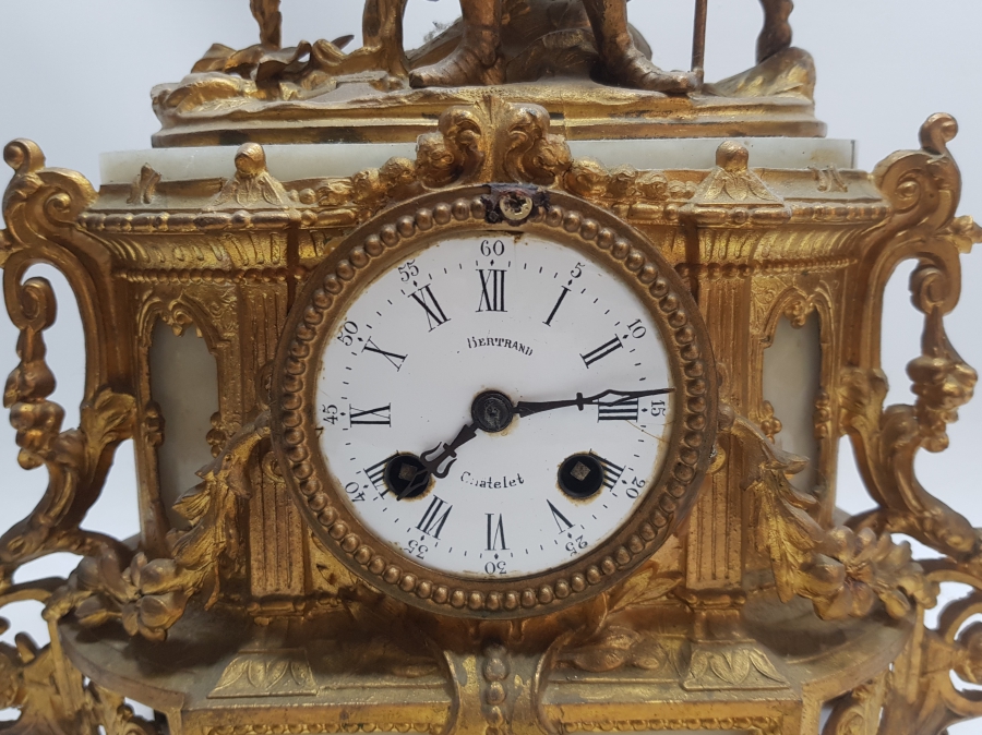 1850LERDEN BAŞLARI BÜYÜK BOY ŞÖMİNE SAATİ