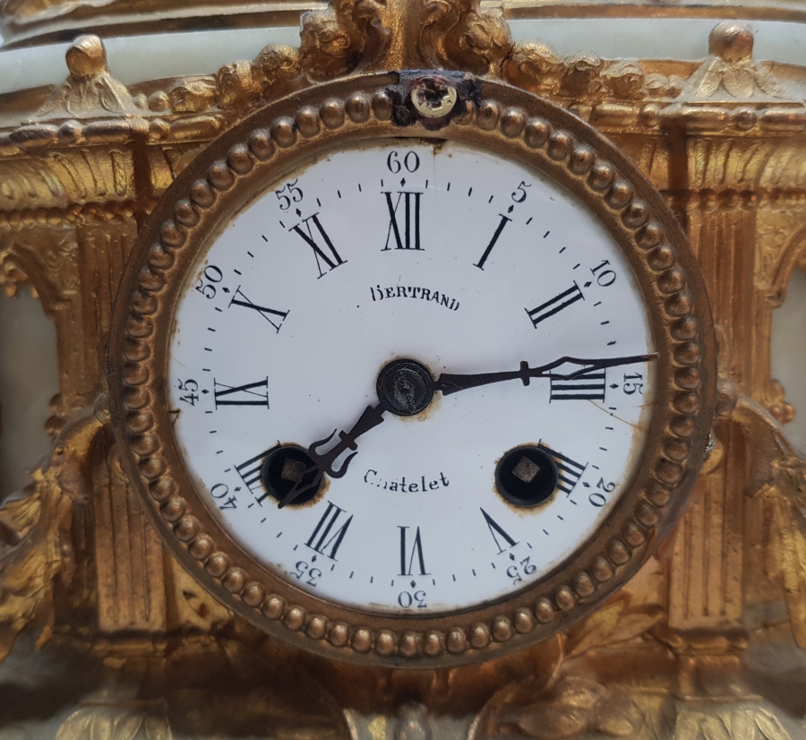 1850LERDEN BAŞLARI BÜYÜK BOY ŞÖMİNE SAATİ