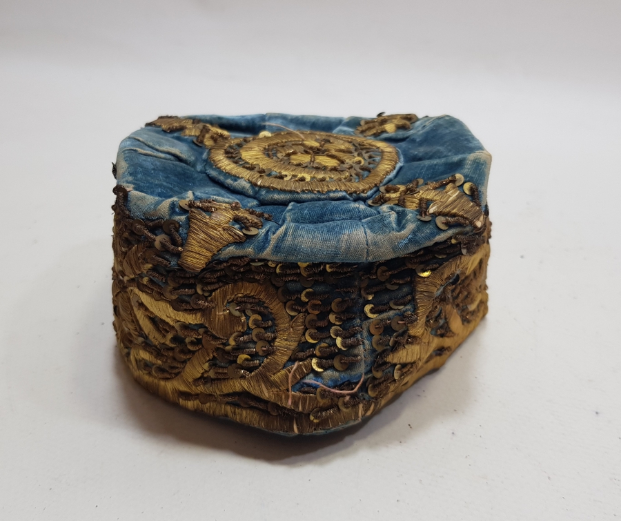 ÜZERİ OSMANLICA YAZILI VE AY YILDIZLI OSMANLI DÖNEMİ BOSNA İŞİ ÇOK NADİR GELİN FESİ