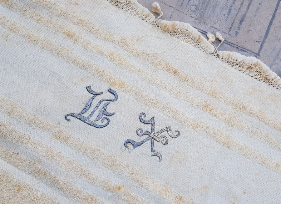 GÜMÜŞ TELKIRMA İŞÇİLİKLİ VE İNSİYALLİ OSMANLI DÖNEMİ RUM İŞİ YAĞLIK