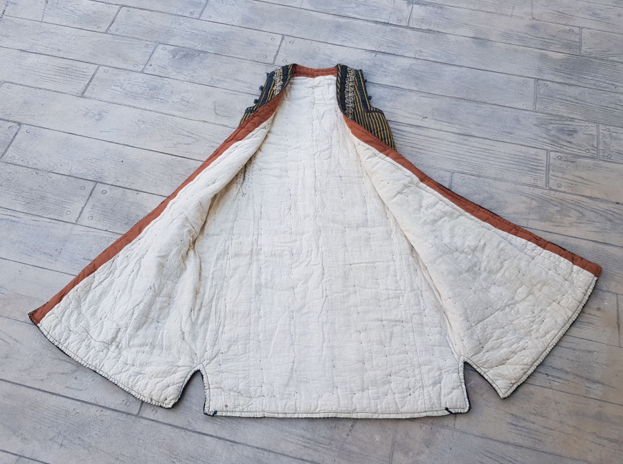 YAKA KISMI GÜMÜŞ SIRMA İŞÇİLİKLİ ANTEP YÖRESİ ÇOK NADİR YÖRÜK İŞİ ÜÇ ETEK