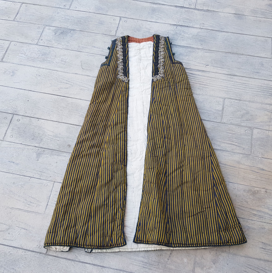 YAKA KISMI GÜMÜŞ SIRMA İŞÇİLİKLİ ANTEP YÖRESİ ÇOK NADİR YÖRÜK İŞİ ÜÇ ETEK