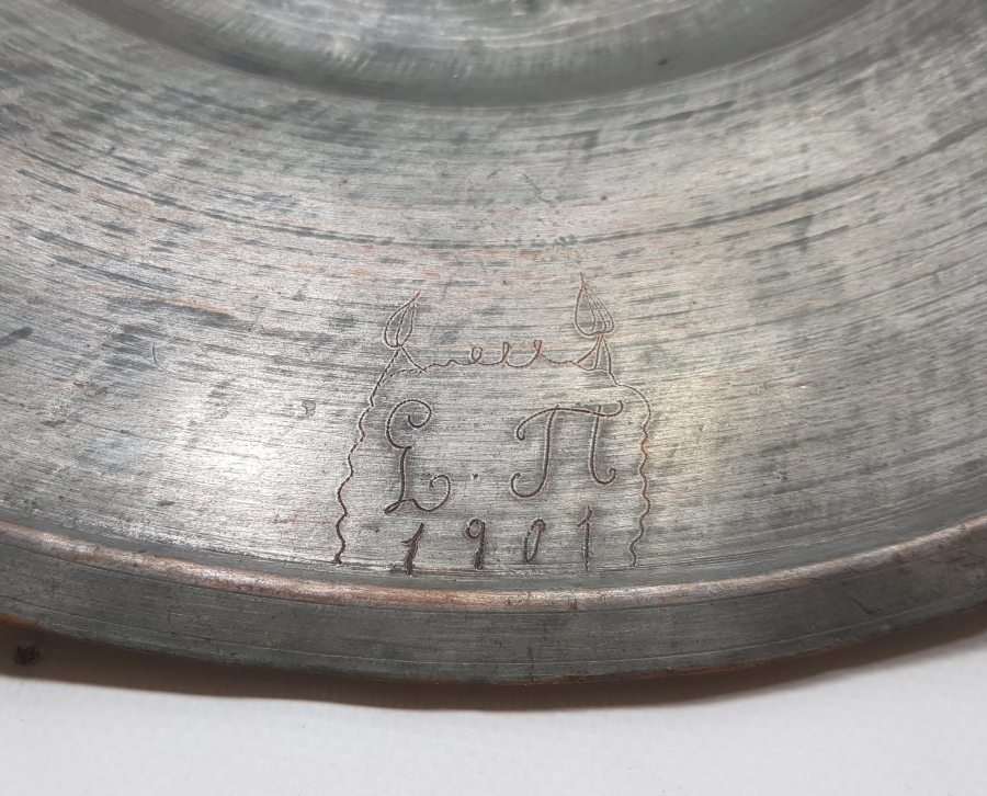 ÜZERİ RUMCA İNSİYALLİ VE SELVİ PALMETLİ 1901 TARİHLİ DEV BOYDA KUZU LENGERİ