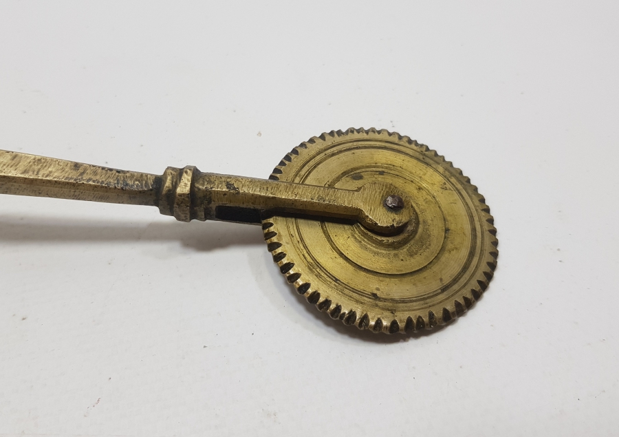 OSMANLI DÖNEMİ SÜLEYMANİYE DAMGALI ÇOK NADİR HAMUR KESME ALETİ