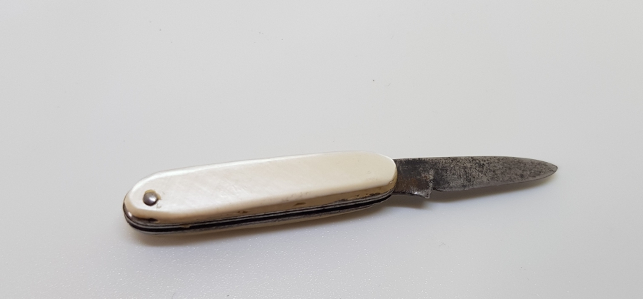 ANTİKA ALMAN YAPIMI SEDEF SAPLI MİNİ ÇAKI