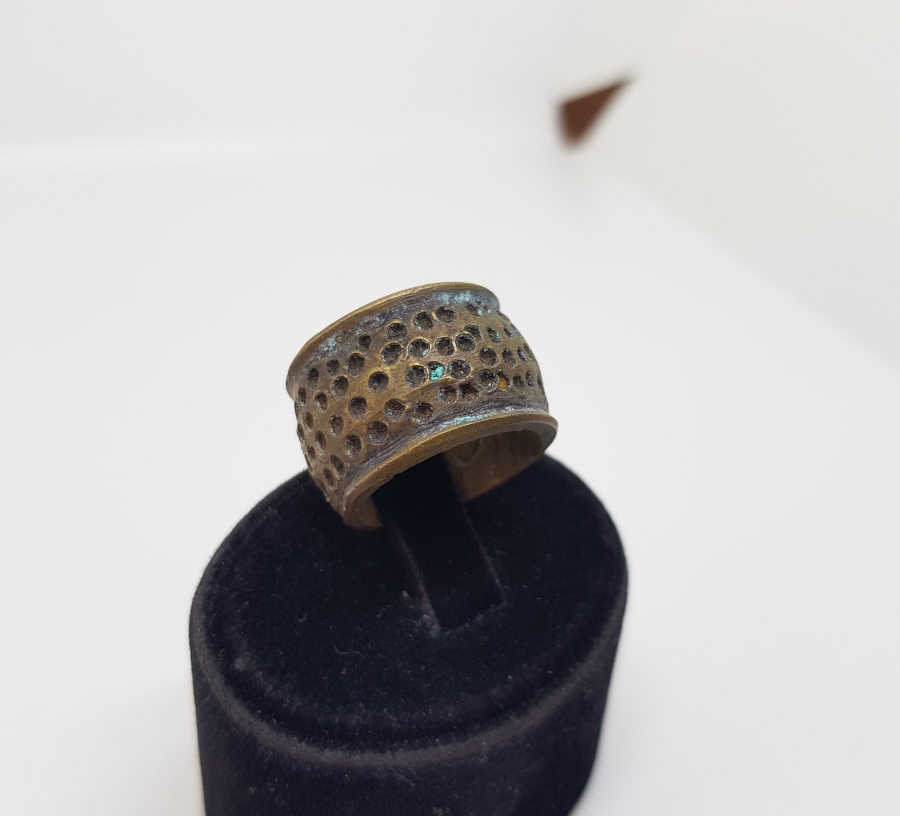 İÇİNDE OSMANLICA YA İDRİS YAZILI OSMANLI DÖNEMİ BÜYÜK BOY BRONZ TERZİ YÜKSÜĞÜ