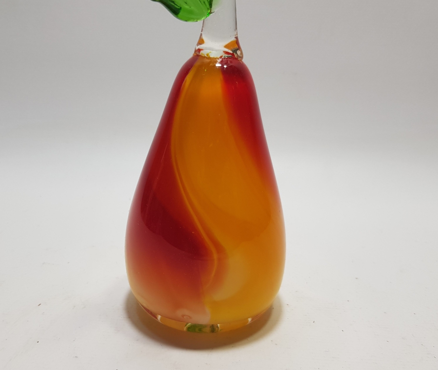 ÜFLEME CAMDAN MAMUL ARMUT FORMUNDA YAPILMIŞ ANTİKA MURANO MASA ÜSTÜ OBJESİ