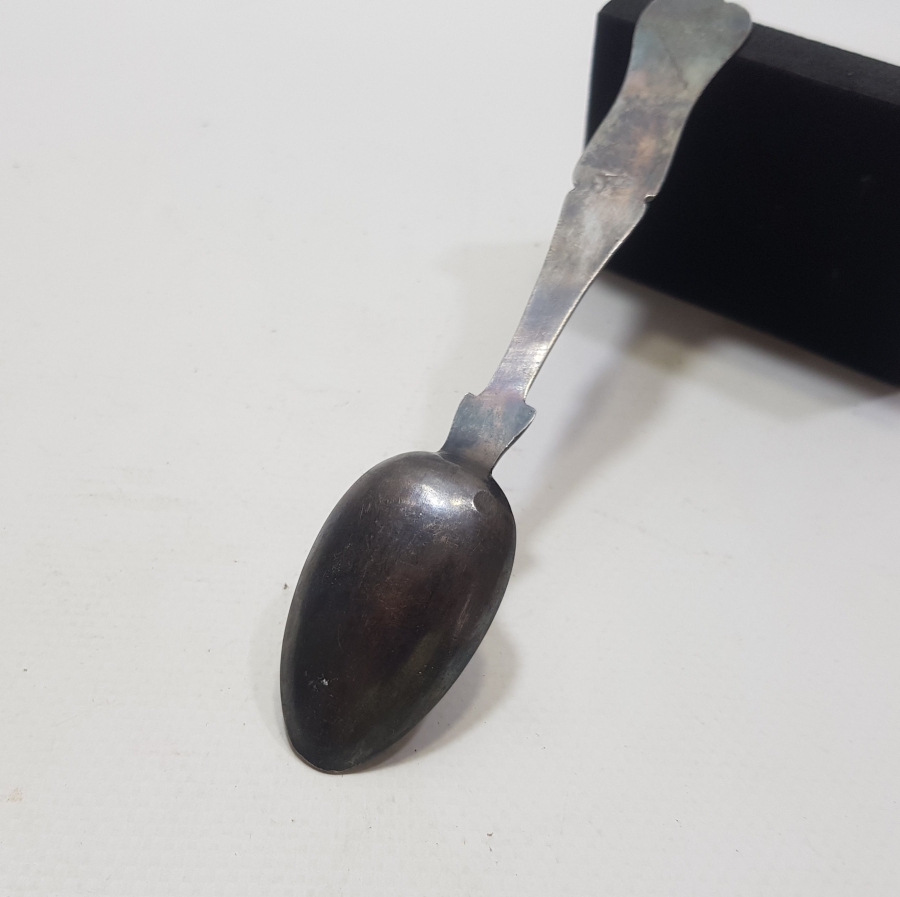 ABDÜLHAMİT HAN DÖNEMİ AZNAVUR İŞÇİLİKLİ TUĞRALI SAH DAMGALI VE ÇEŞNİLİ GÜMÜŞ TATLI KAŞIĞI