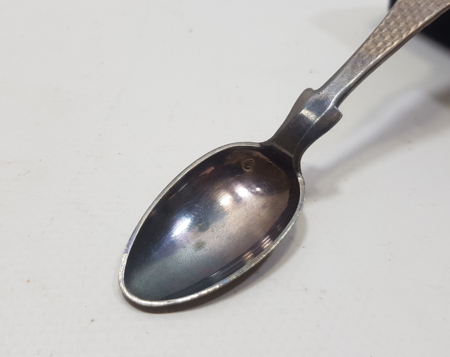 ABDÜLHAMİT HAN DÖNEMİ AZNAVUR İŞÇİLİKLİ TUĞRALI SAH DAMGALI VE ÇEŞNİLİ GÜMÜŞ TATLI KAŞIĞI