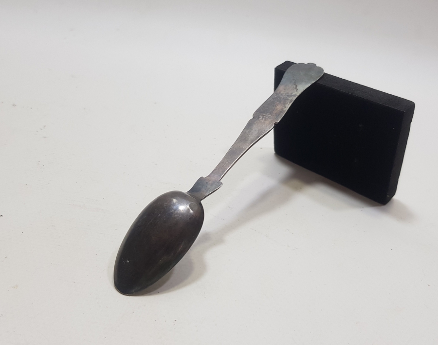 ABDÜLHAMİT HAN DÖNEMİ AZNAVUR İŞÇİLİKLİ TUĞRALI SAH DAMGALI VE ÇEŞNİLİ GÜMÜŞ TATLI KAŞIĞI