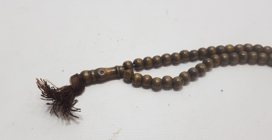 İÇİNDE KABE-İ ŞERİF GÖRSELİ BULUNAN MİKRO FOTOĞRAFLI OSMANLI DÖNEMİ AHŞAP NAMAZ TESPİHİ