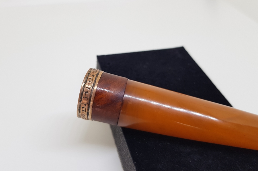 OSMANLI DÖNEMİ ALTIN UÇLU SIKMA KEHRİBAR SİGARA AĞIZLIĞI