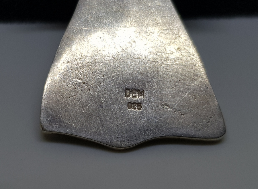 KAFTAN FORMUNDA YAPILMIŞ MİNE İŞÇİLİKLİ GÜMÜŞ KOLYE UCU