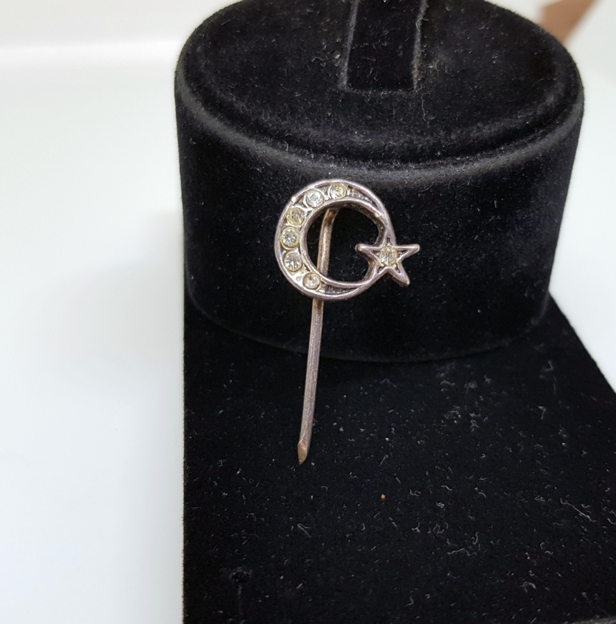 MARGAZİT TAŞLARLA SÜSLÜ AY YILDIZLI GÜMÜŞ BROŞ