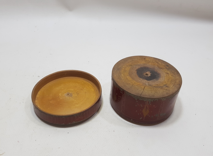 OSMANLI DÖNEMİ KAPAKLI EL BOYAMA TESPİH KUTUSU