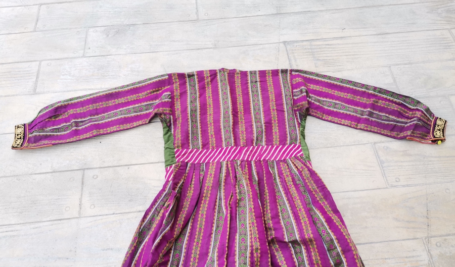 OSMANLI DÖNEMİ HEREKE İŞİ YÜKSEK KONDİSYONDA İPEK GELİNLİK