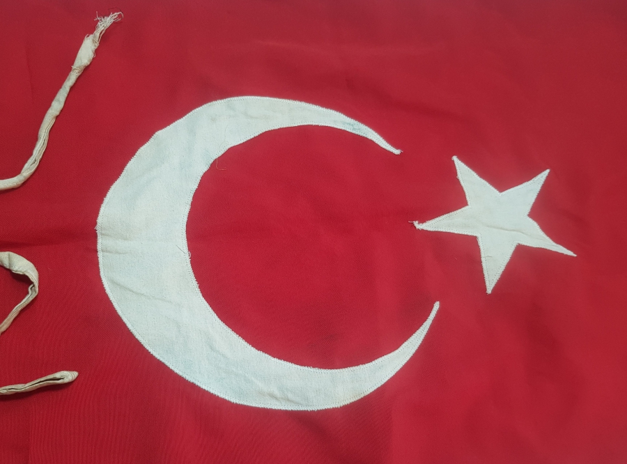 CUMHURİYET BAŞLARI EL YAPIMI BÜYÜK BOY ANTİKA BAYRAK