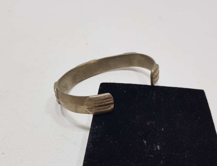 ÜZERİ KABARALI VE DOĞAL TAŞLI OSMANLI DÖNEMİ BİLEZİK